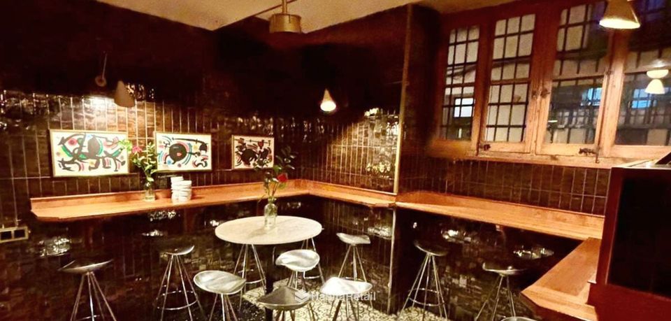Barra y comedor