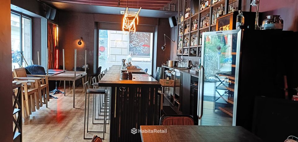 Barra y comedor
