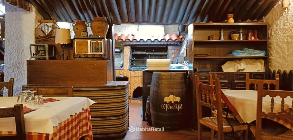 Comedor y horno de brasa