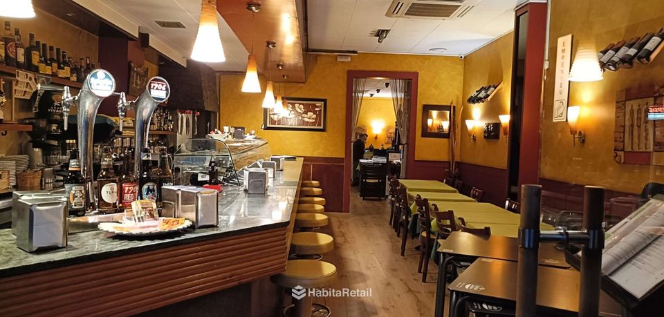 Barra y paso al comedor