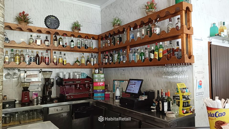 Barra y botellero