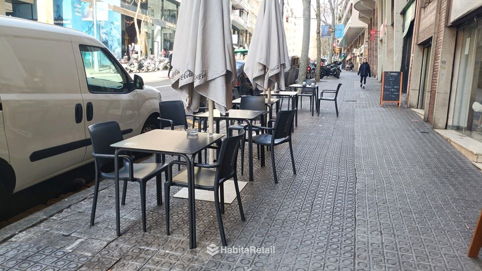 Terraza en la acera