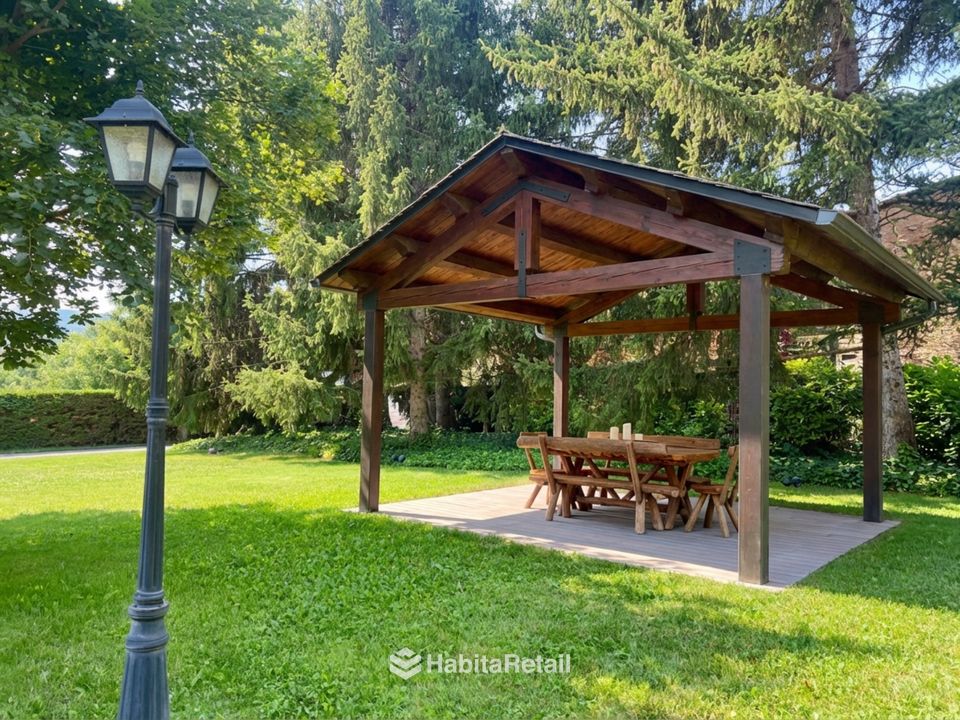 Pérgola en el jardín