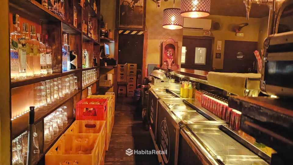 Barra y botellero