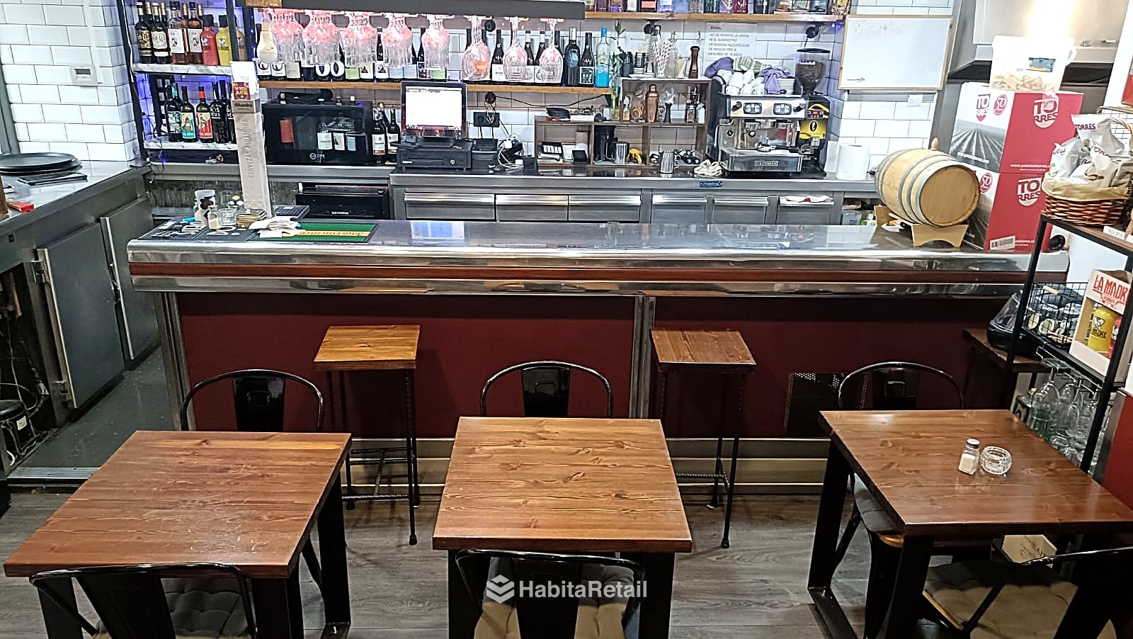 Barra y comedor